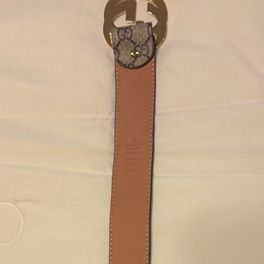 Gucci Beige Leather Belt with Gold Buckle